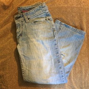 Light wash Bongo denim capris